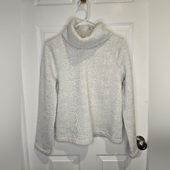 J. Crew Sweaters - J crew long sleeve funnelneck pullover sweater size medium.